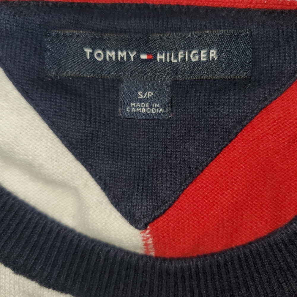 Tommy Hilfiger Red, White, and Black Crewneck Sweater - Picture 5 of 6